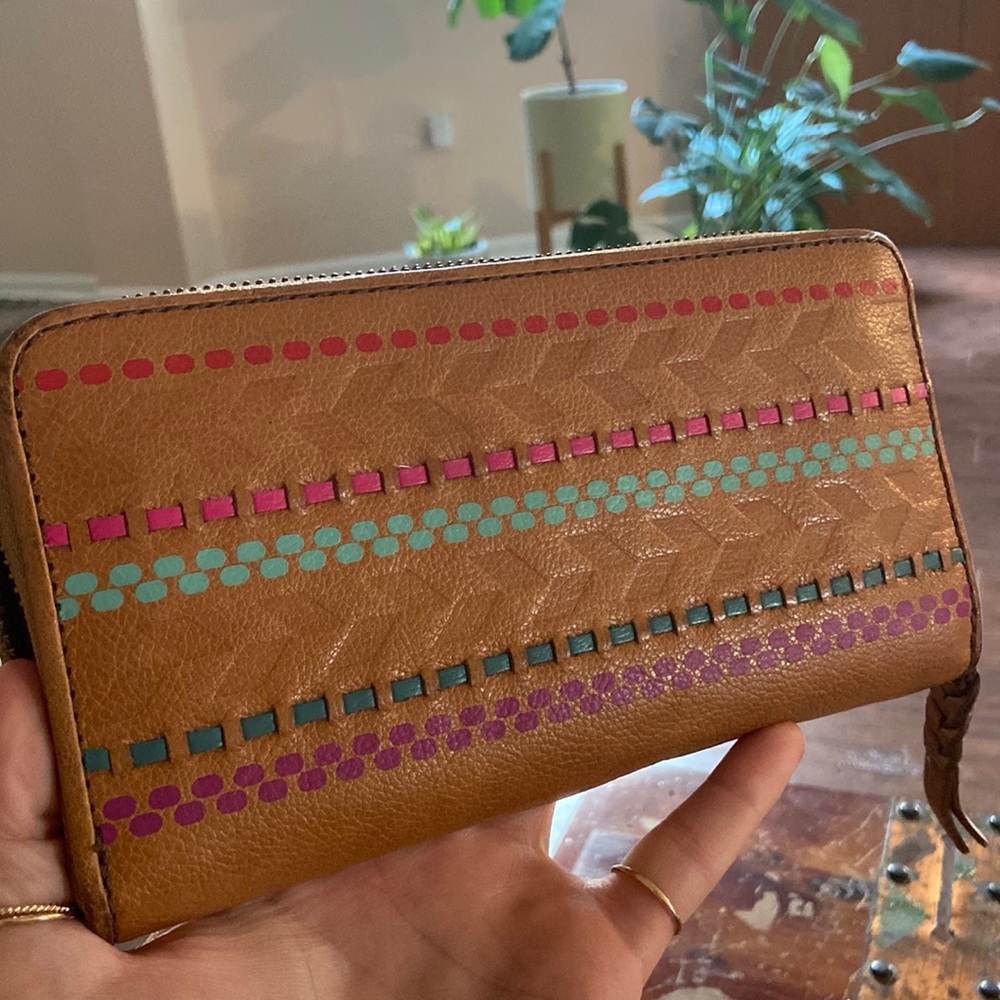 Fossil multicolored leather strap weave arrow detail wallet